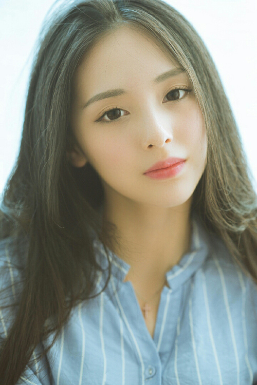 周泓余在女子围棋名人战中表现出色,晋级8强,周泓余学棋经历